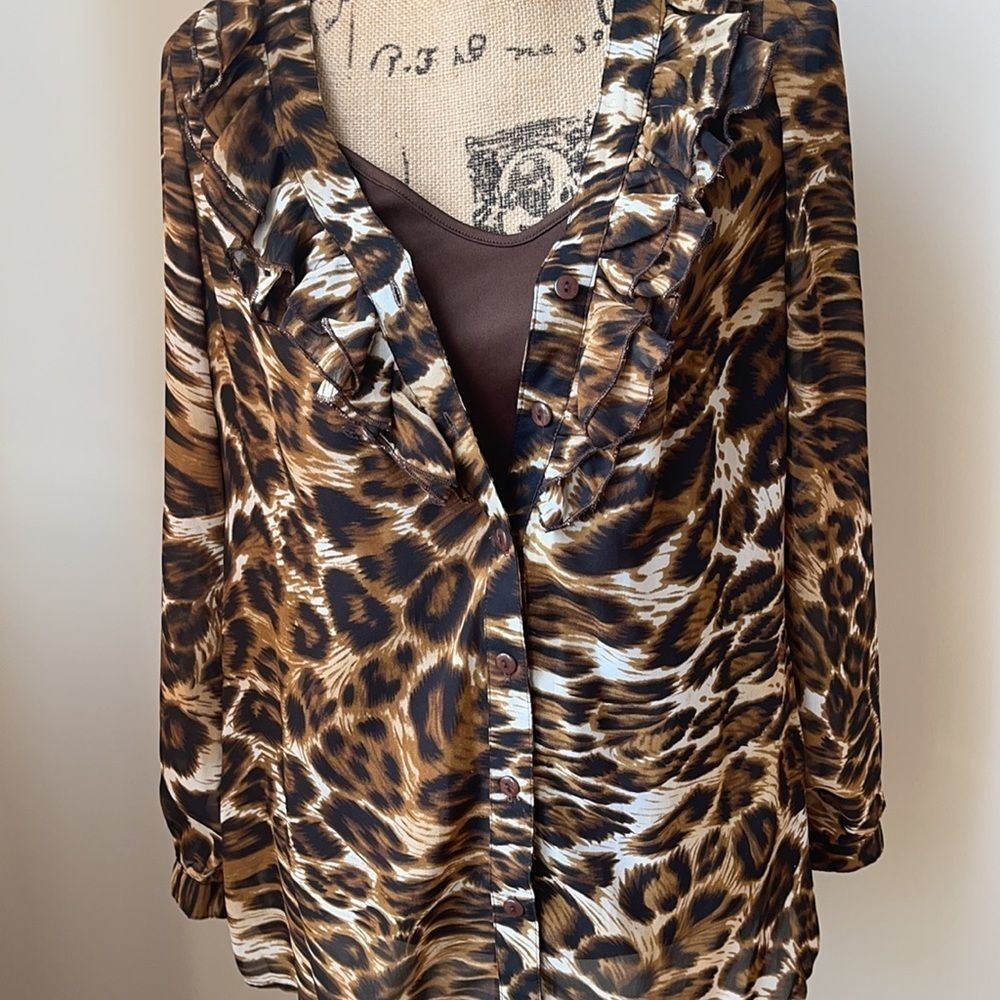 Covington Leopard Print Blouse‼️ - Picture 2 of 4
